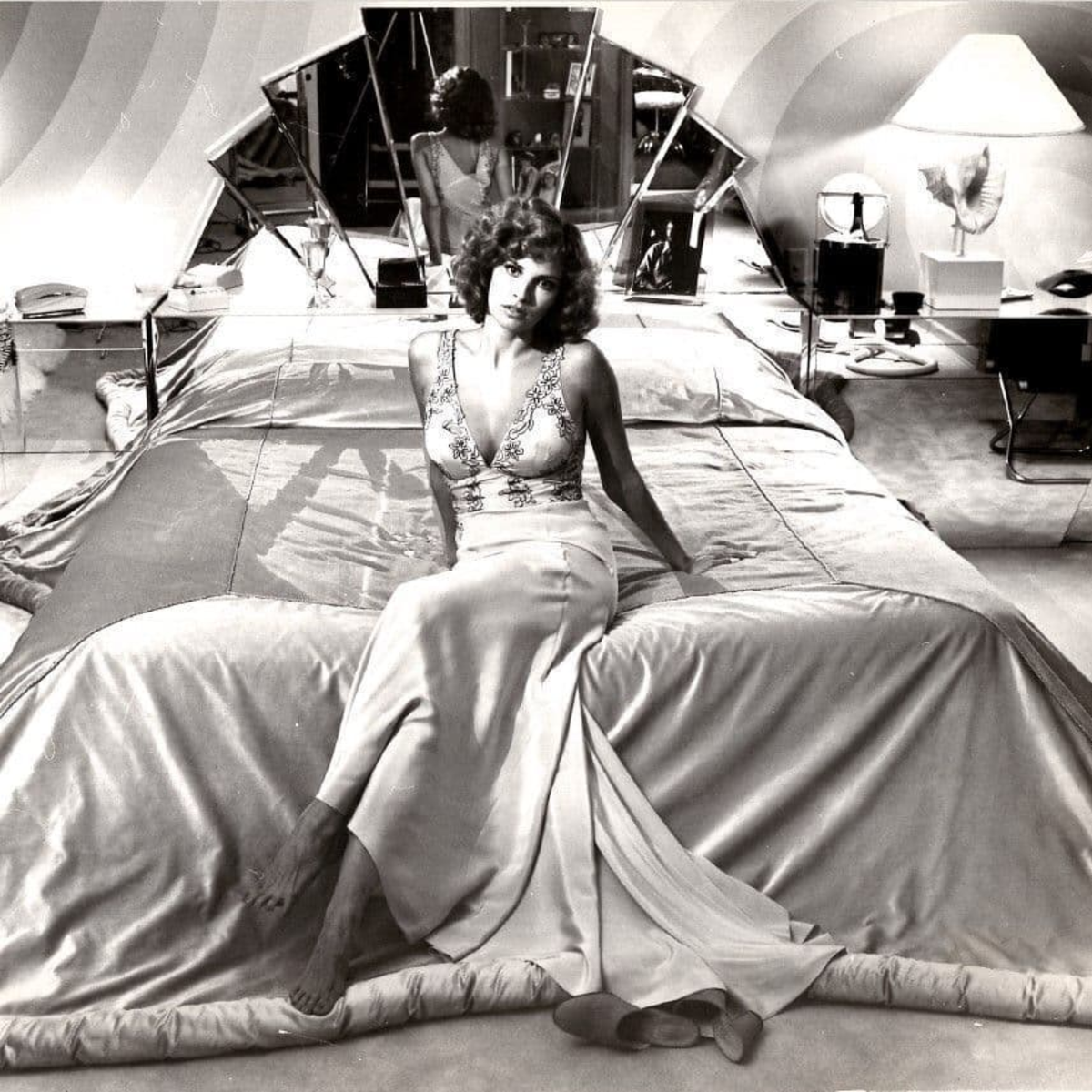 Raquel Welch Art Deco Bedroom Suite with Pictures