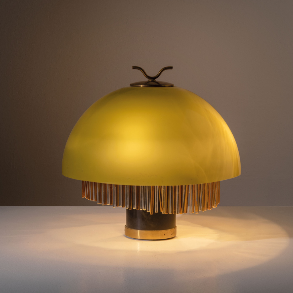Model 590 Table Lamp