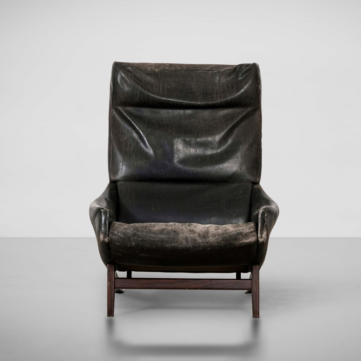 Model 880 “Grosseto” Lounge Chair