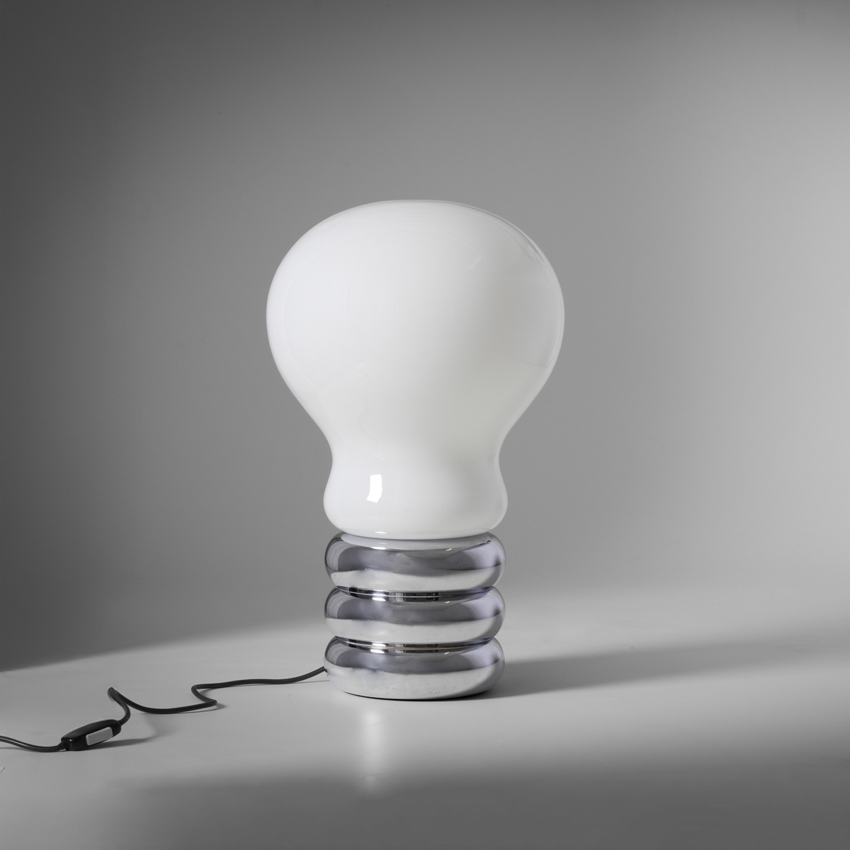 Giant Bulb Table Lamp