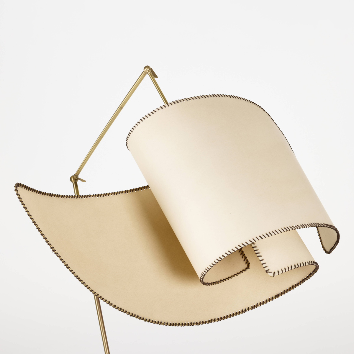 Suora Floor Lamp